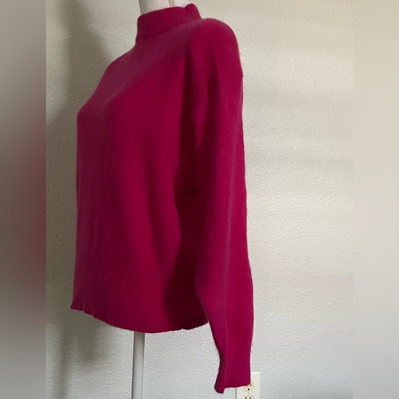 Beautiful fuchsia lambswool blend long sleeve mock turtleneck sweater Size L - Picture 3 of 12